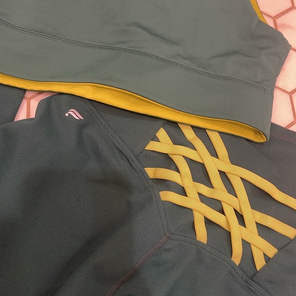 Fabletics set - Picture 2 of 3